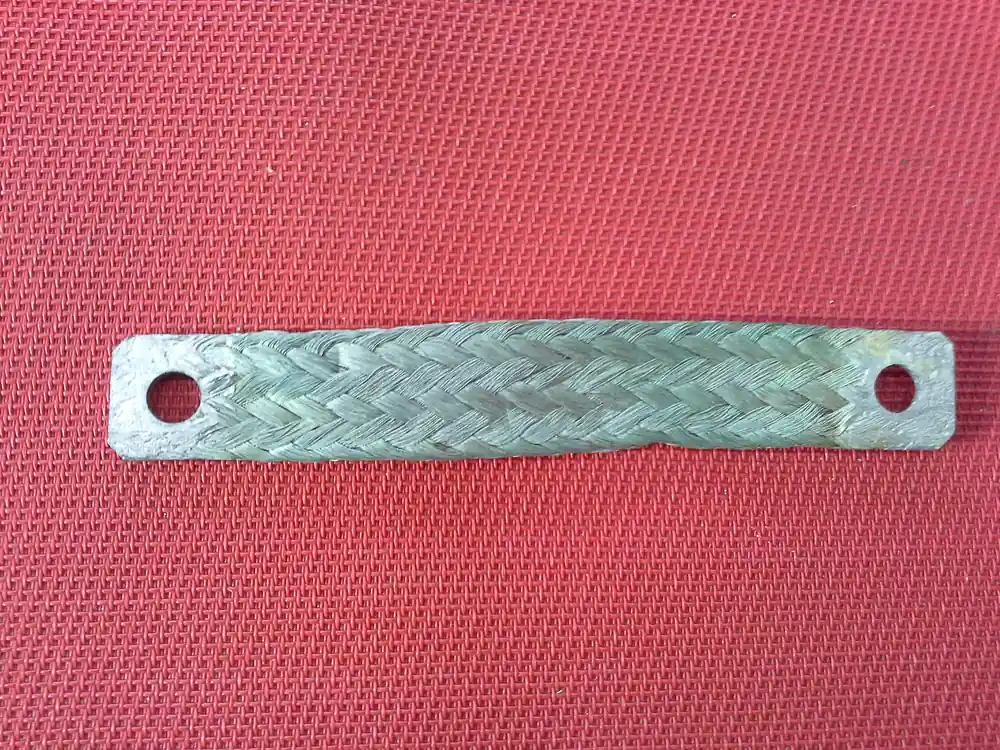 Schnäppchen Masseband mit 2 x Ösenanschluß 140 x 22 mm