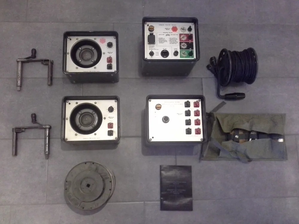 Markenprodukt Schweizer Armee Flab-Geschützlautsprecheranlage FGLA-62