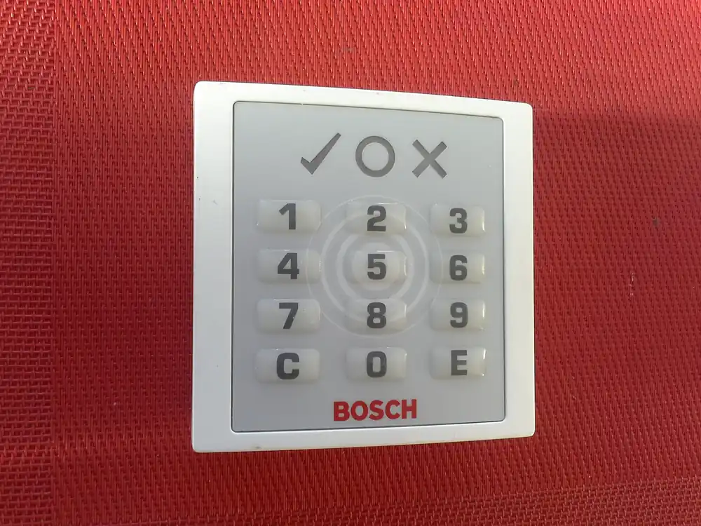 Kontaktloses Identifikationssystem Bosch DELTA 10xx-Proximity-Leser mit PIN-Code Tastatur Aktuell