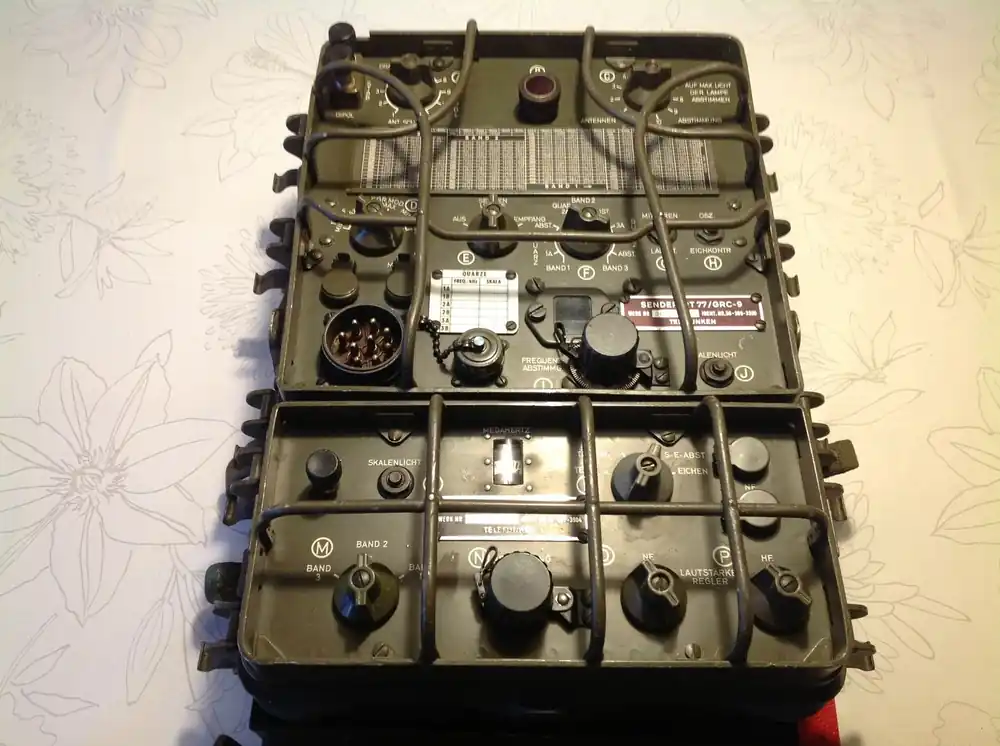 Neuheit Sende-Empfangsanlage RT-77/GRC-9