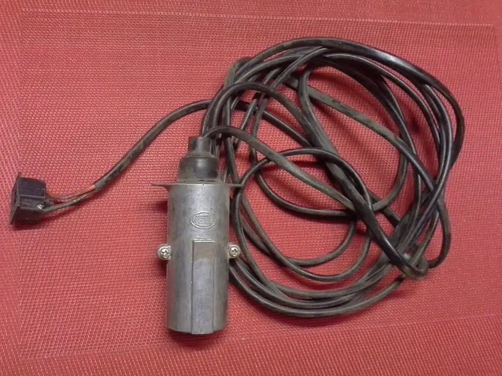 Markenware Stecker 7 polig 24V mit Kontaktbuchse mit Flachsteckanschluss