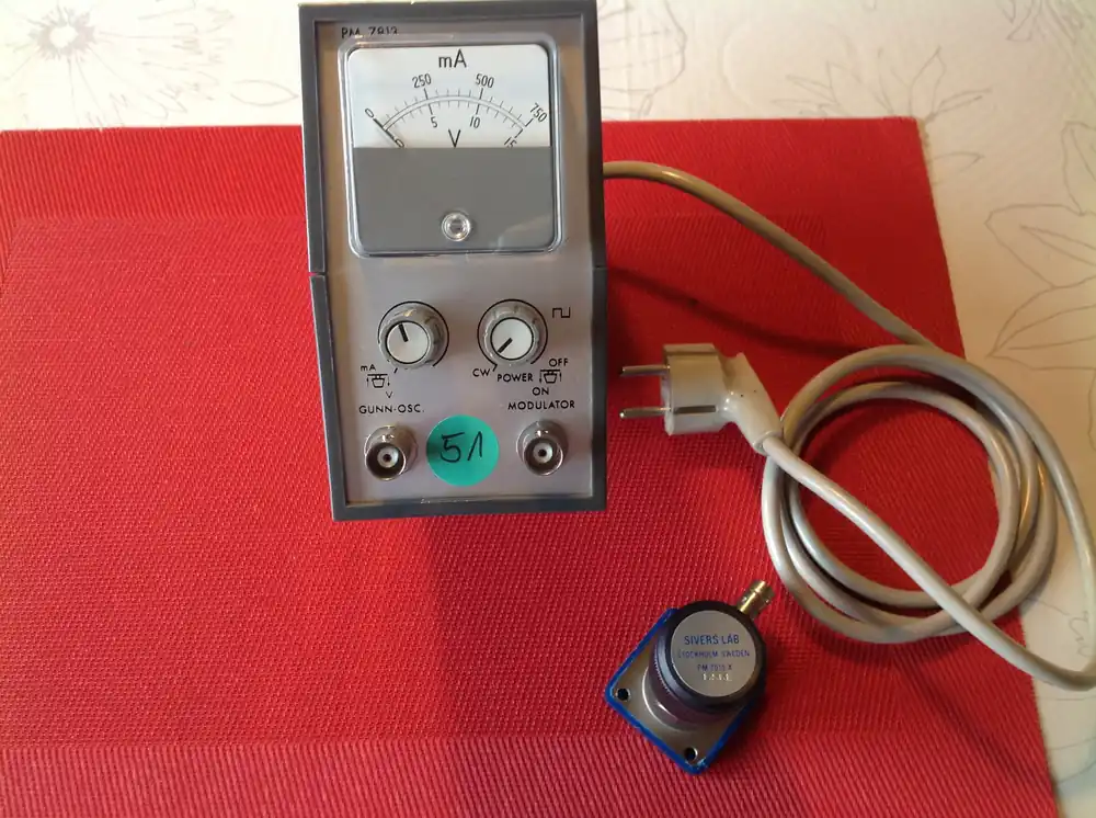 Neuheit Gunn Oszillator Philips PM 7015X mit Netzteil PM 7813