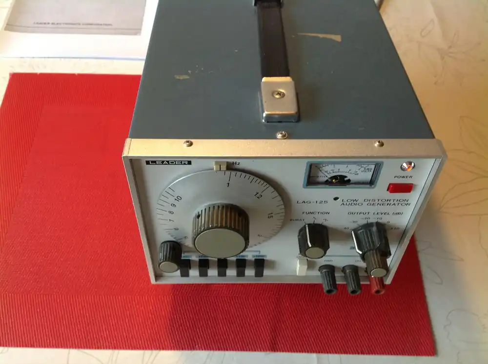 Leader LAG-125 Low Distortion, Audio Generator Abverkauf