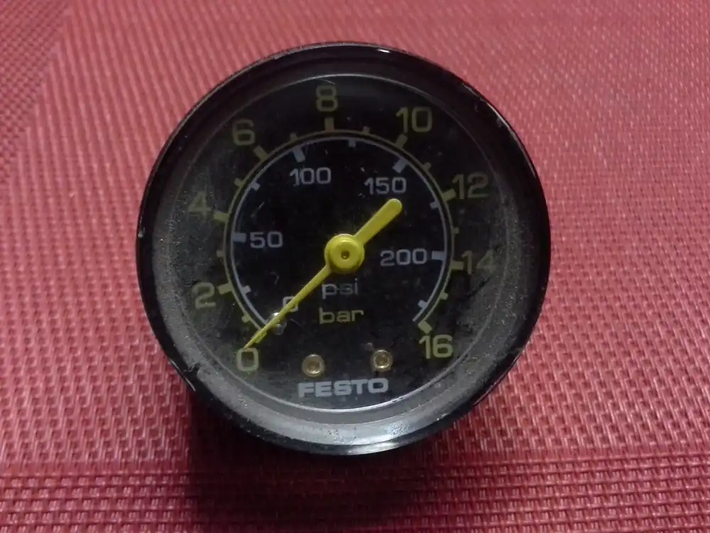 Manometer FESTO 0-16 bar Billig