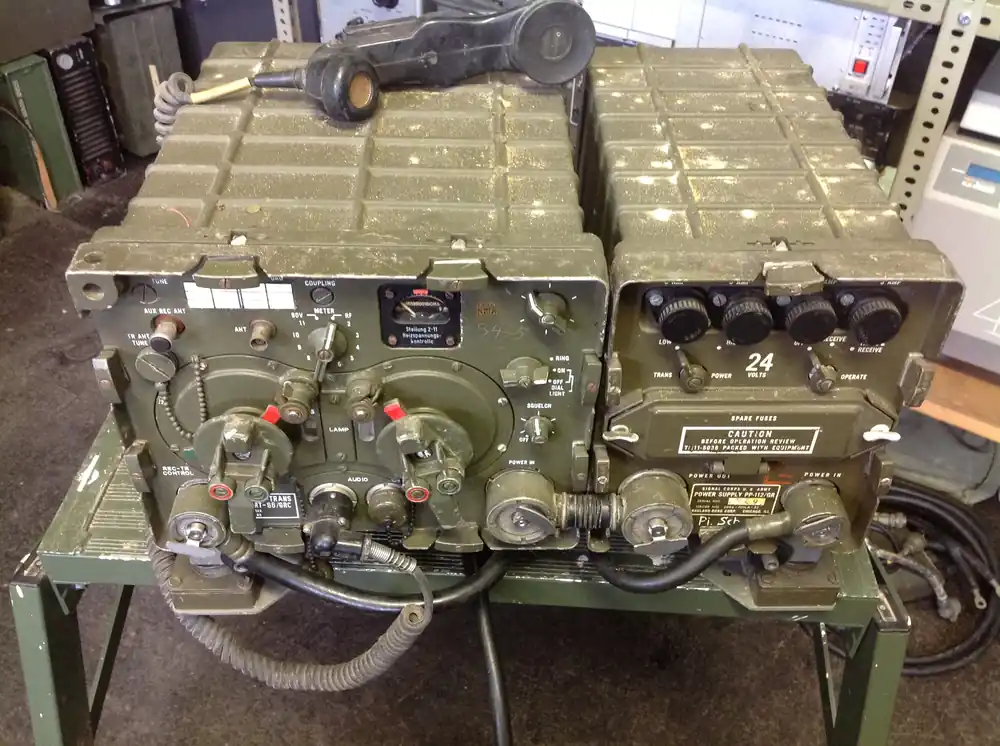 Sender-Empfänger RT-66/GRC + Power Supply PP-112/GRC Sale