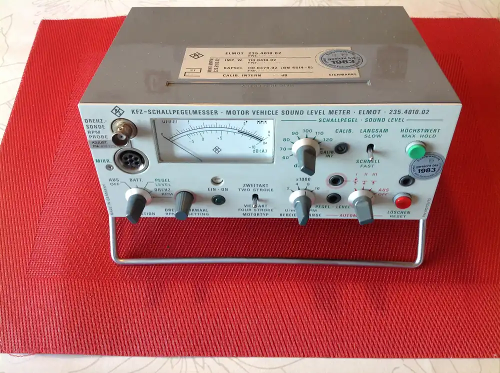 Rohde & Schwarz KFZ-Schallpegelmesser - Motor Vehicle Sound Level Meter - Elmot Markenprodukt