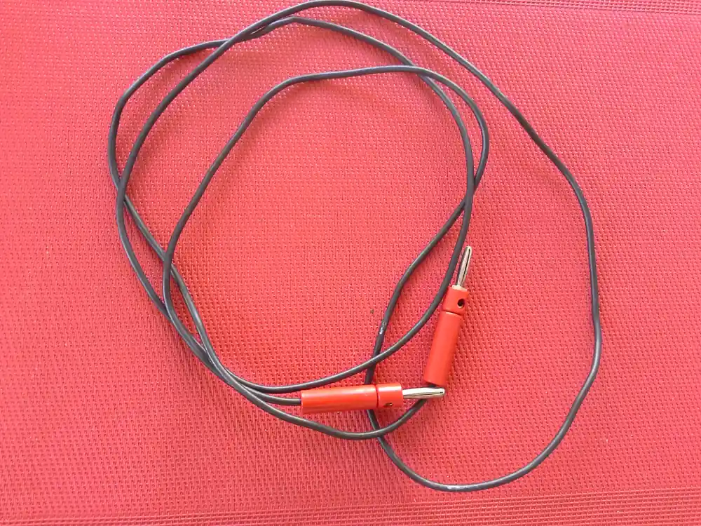 Abverkauf Kabel mit 2 x Bananenstecker rot