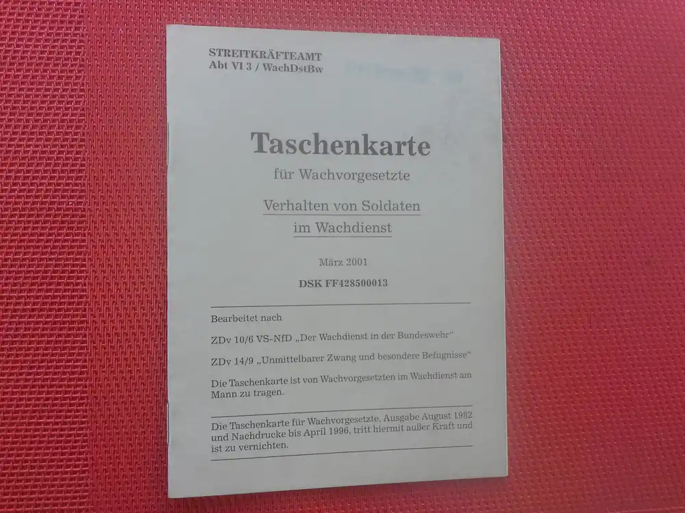 Preis Gesenkt Taschenkarte "für Wachvorgesetzte Verhalten von Soldaten im Wachdienst“ (März 2001)