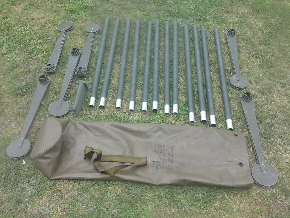 Preiswert Tarnnetzstützausstattung für Tarnnetze Woodland /Desert der U.S. Army