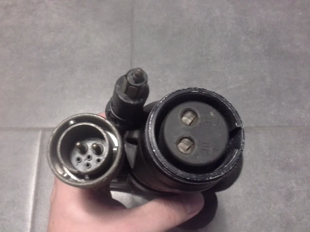 Stromversorgungskabel mit Schweinsnasenanschluss, Schweinsnasenadapter, DIN-Stecker und 6-poligen Stecker Top-Preis