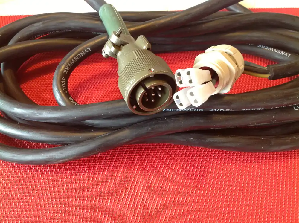 Beliebt Spezialkabel mit 7 pol. Stecker u. 4 x Steckverbinder