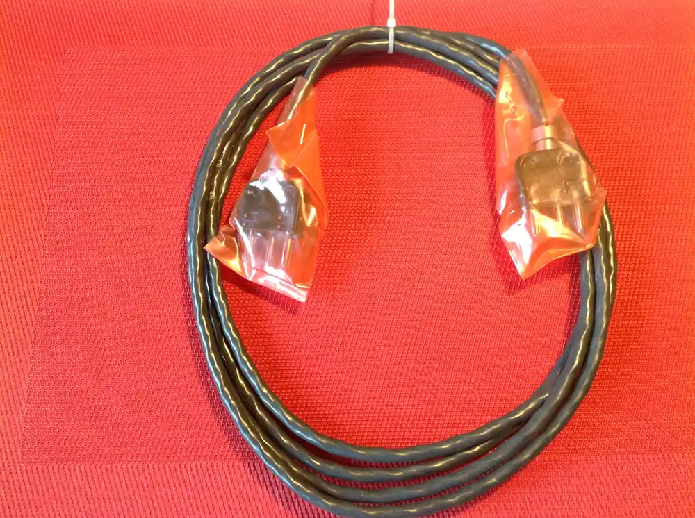 Fernmeldekabel mit 2 x 3 pol. Stecker Saisonangebot