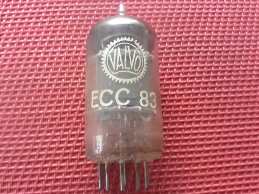 Neue Ware Elektronenröhre Typ ECC 83