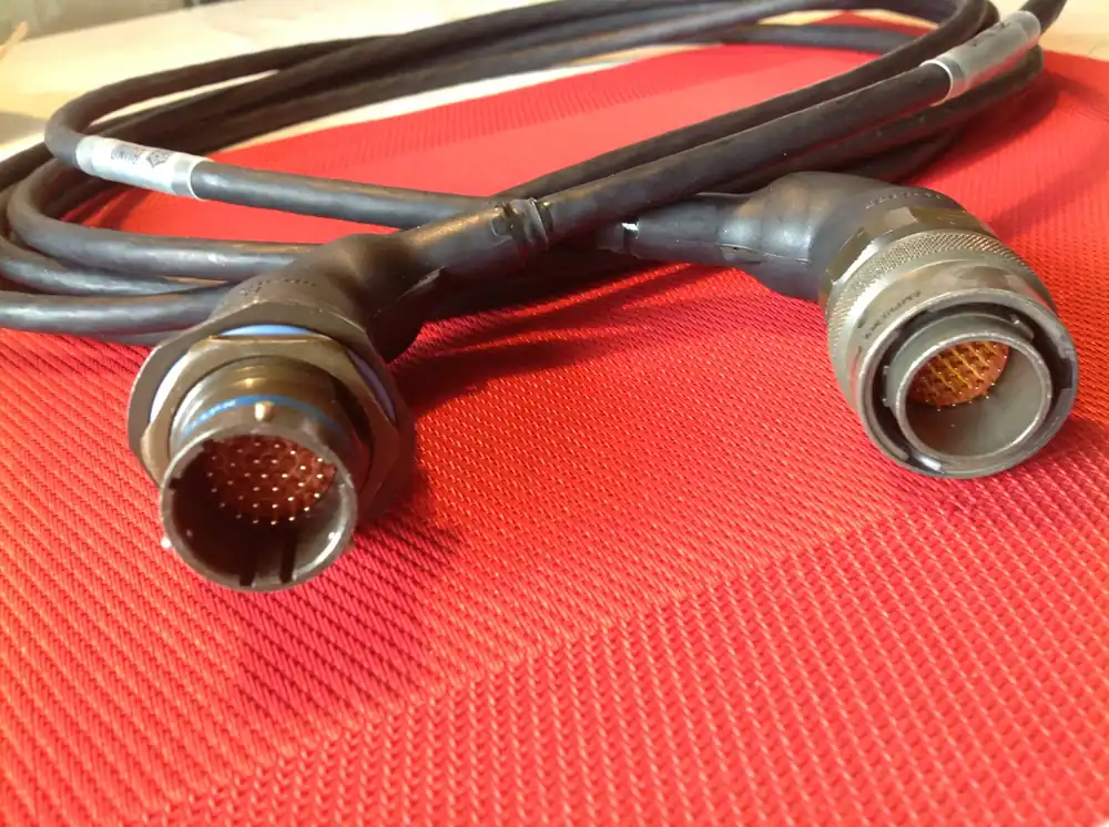 Spezialkabel mit 35 pol. u. 37 pol. Kabel Beliebt