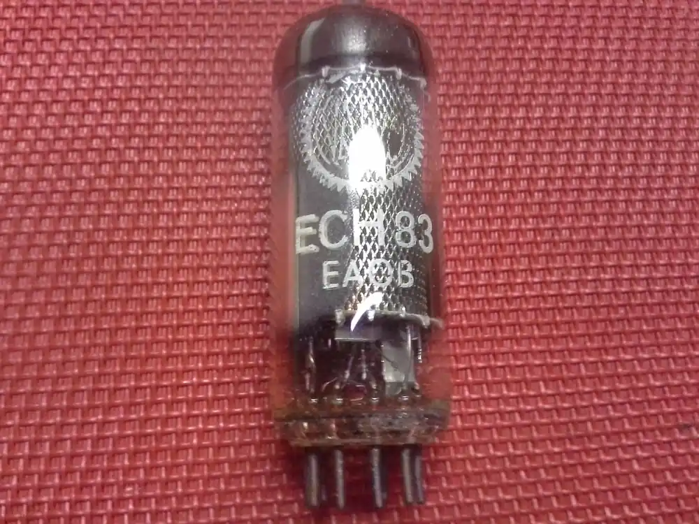 Bestpreis Elektronenröhre Typ ECH 83