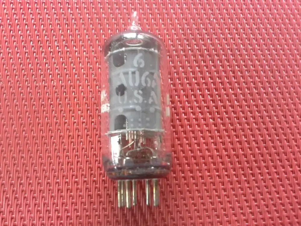 Elektronenröhre Typ 6AU6A Begrenztes Angebot