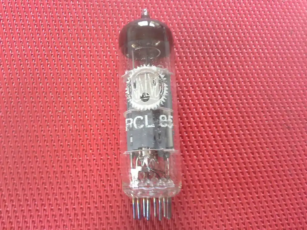 Elektronenröhre Typ PCL 85 Ausverkauf