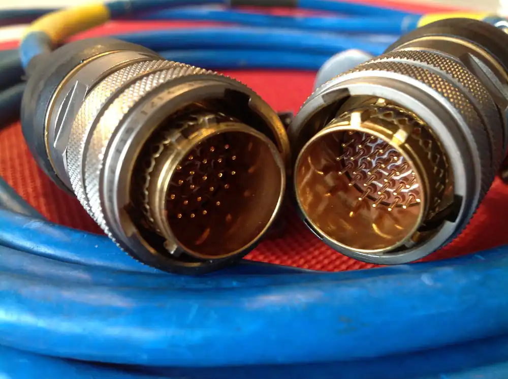 Spezialkabel 37 pol. mit 2 x Stecker männlich Rabatt