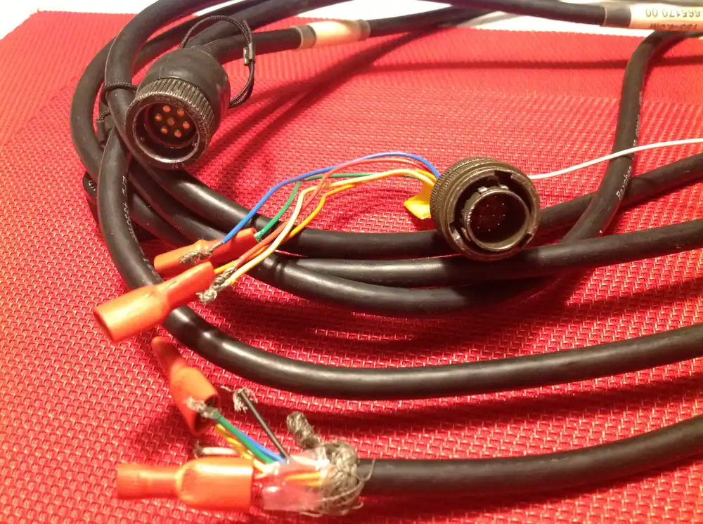 Spezialkabel mit NF-7 Stecker + 13 pol. Stecker männlich Letzte Chance