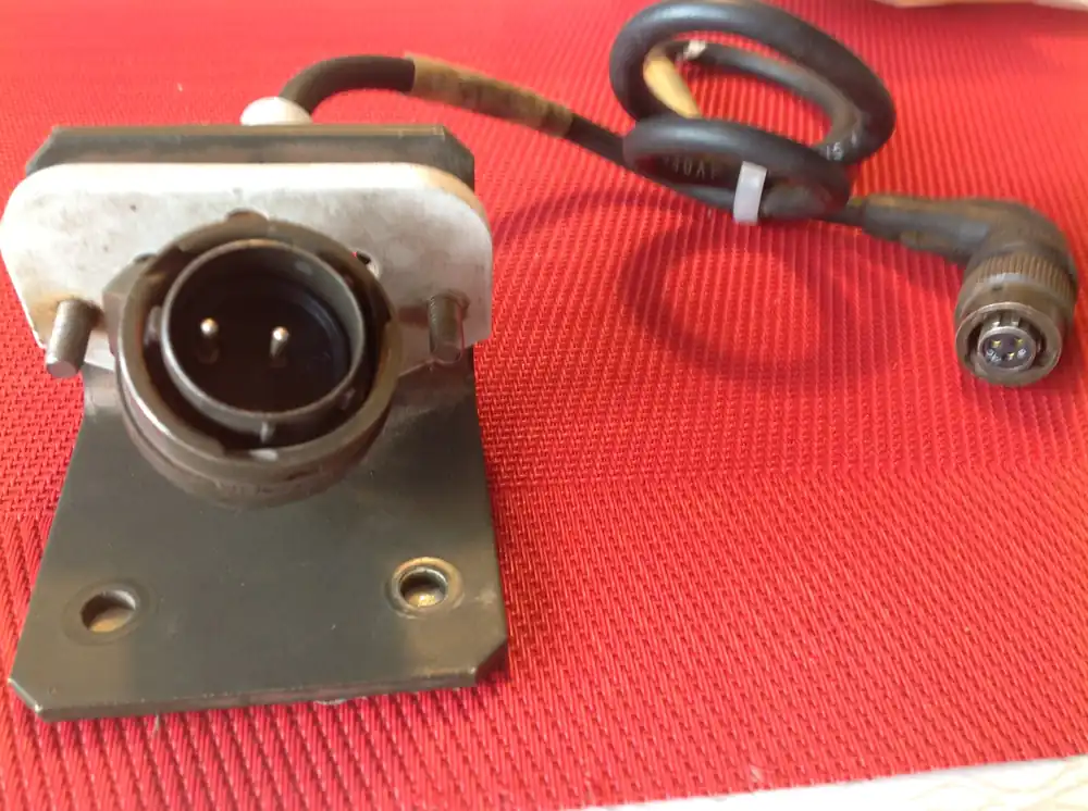 Bestseller Stromversorgungskabel mit 2 pol. Stecker männlich + 3 pol. Buchse weiblich