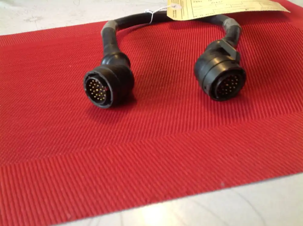 Spezialkabel mit 2 x 23 pol. Stecker männlich Abverkauf