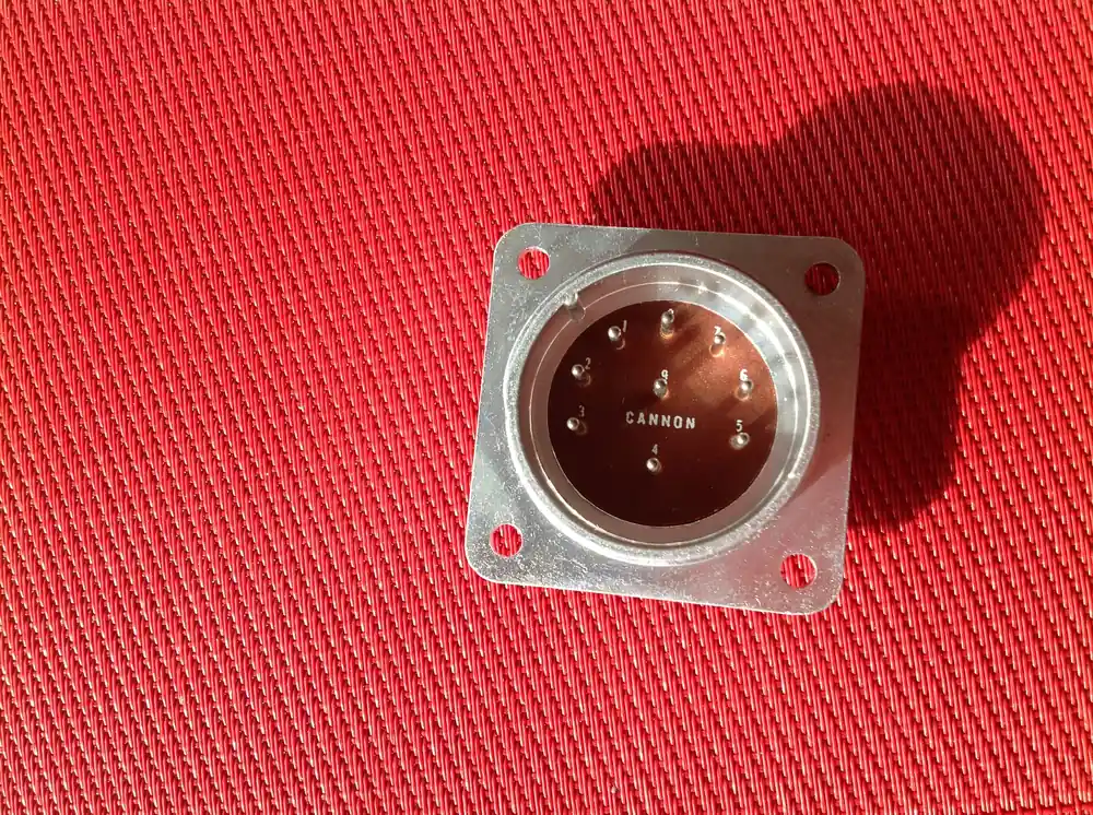 Meistverkauft Canon Spezialstecker 9 pol.