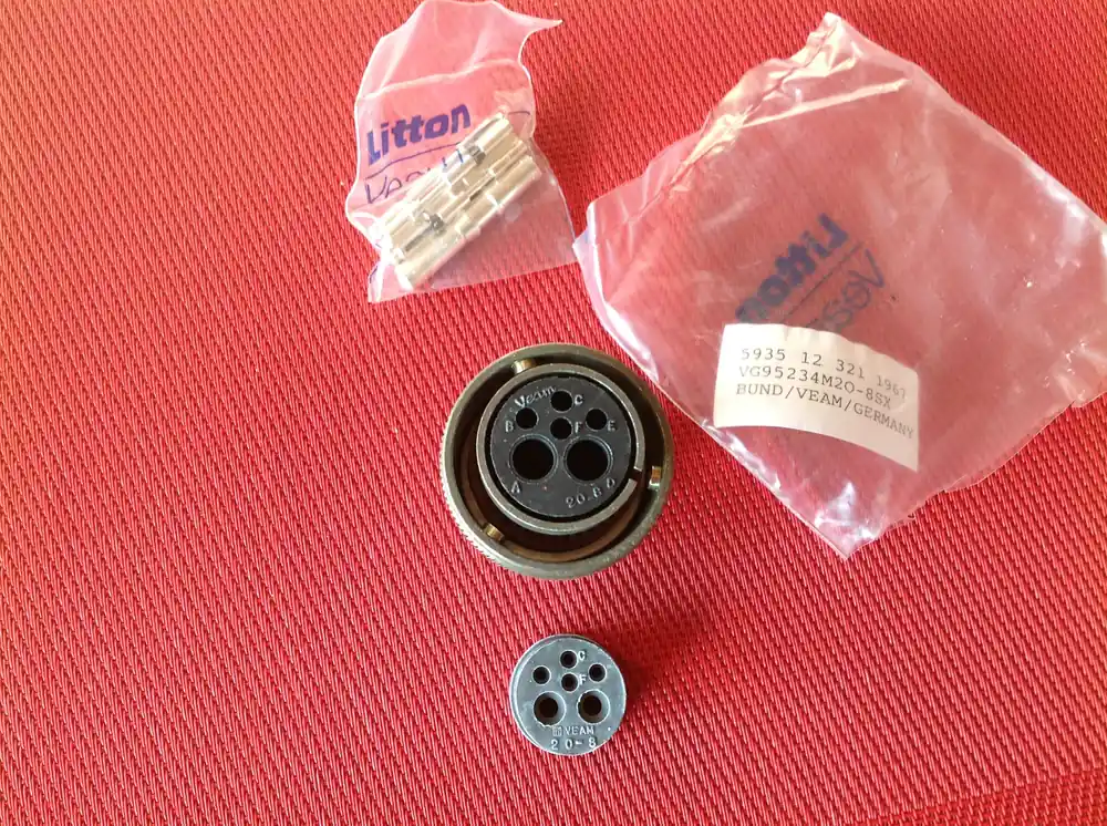 Mega-Angebot Stromversorgungsstecker, Buchse 6 pol.