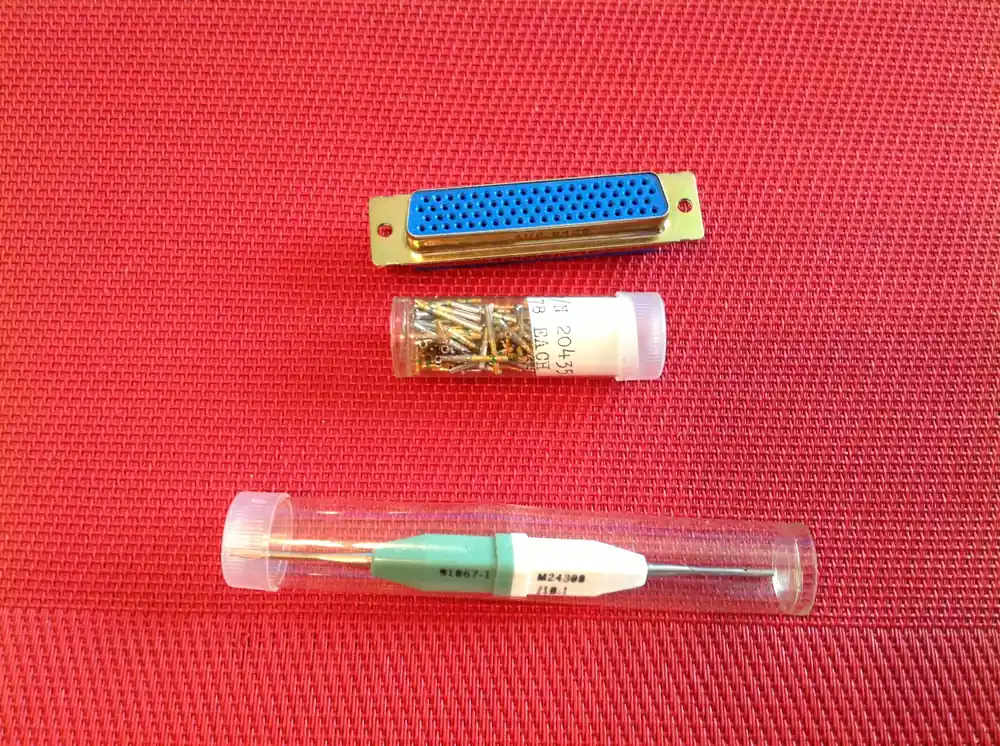 Sale Goldsteckverbinder M24308/2-15 weiblich 58 pol.