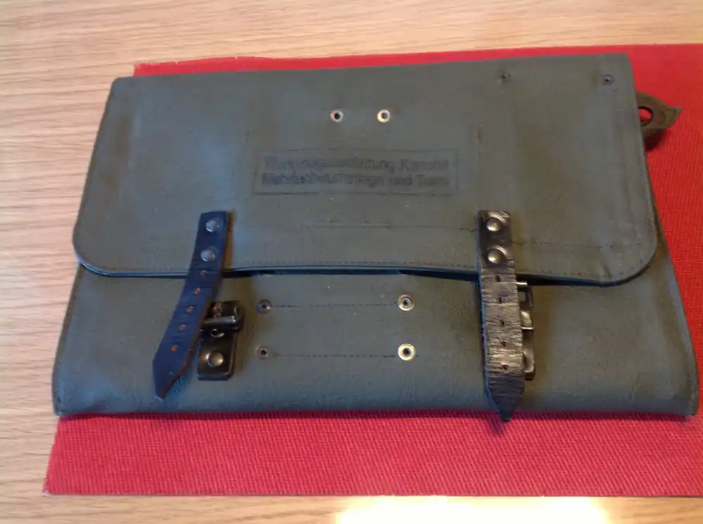Markenprodukt Werkzeugtasche leer