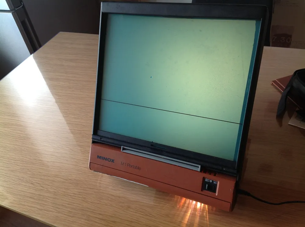 Jetzt Kaufen Microfiche Lesegerät MINOX M1 portable DIN A6 36x
