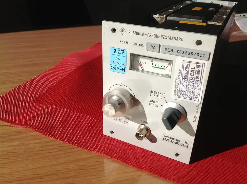 Rohde & Schwarz Rubidium-Frequenzstandard XSRM Jetzt Bestellen