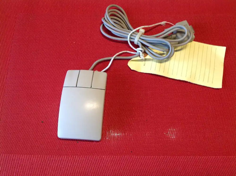 PC Maus / Computer Maus LOGITECH Typ: M-CU 15 mit Anschlusskabel 9 pol. Buchse Günstig