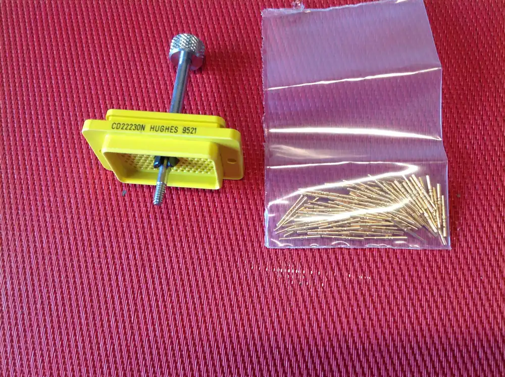 Letzte Chance Goldsteckverbinder Hughes CD22230N 108 pol.