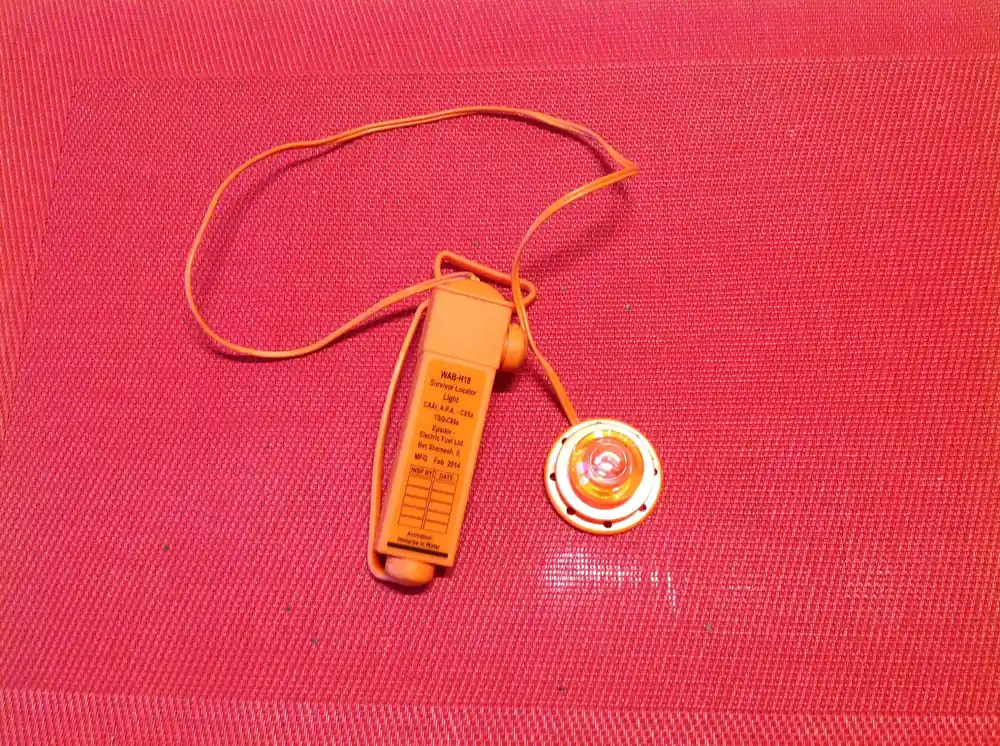 WAB-H18 Survivor Locator Light TSO C85a Notsignal Schwimmweste Signalleuchte Sonderangebot