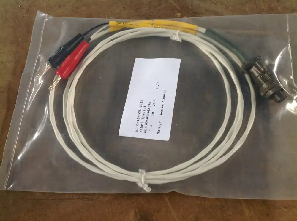 Spezialkabel mit 3 pol. Buchse u. 2 x Bananenstecker Super-Preis