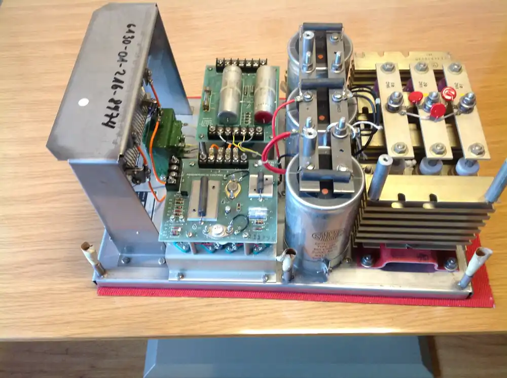 Stromversorgungsgerät, Power Supply aus einer Schiffsfunkanlage Top-Angebot