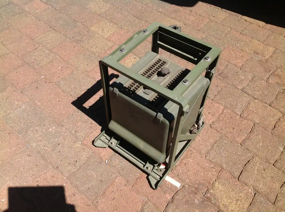 Preisknaller Fahrzeug Einbausatz 1, Funk-Gerät SEM 80/90, Fahrzeug Wolf