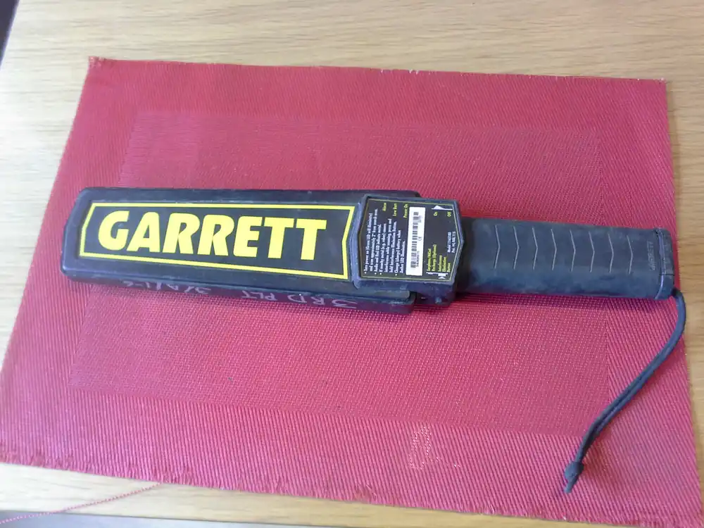 Garrett Super Scanner 1165180 Hand-Held Metal Detector Highlight