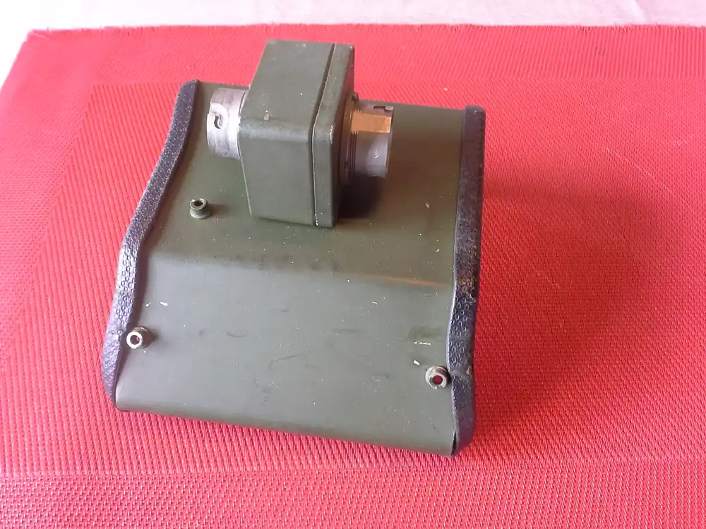 Kabinen,- Fahrzeughalterung mit 2 x U-79/U Buchsen Beliebt