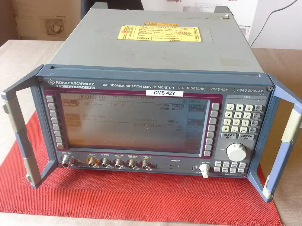 Abverkauf Rohde & Schwarz CMC 42 Y, Funkmessplatz, Radiocommunication Service Monitor, mit Option CMC-B49 ( Nachbarkanalleitungsmesser ), 0,1....1000 MHz