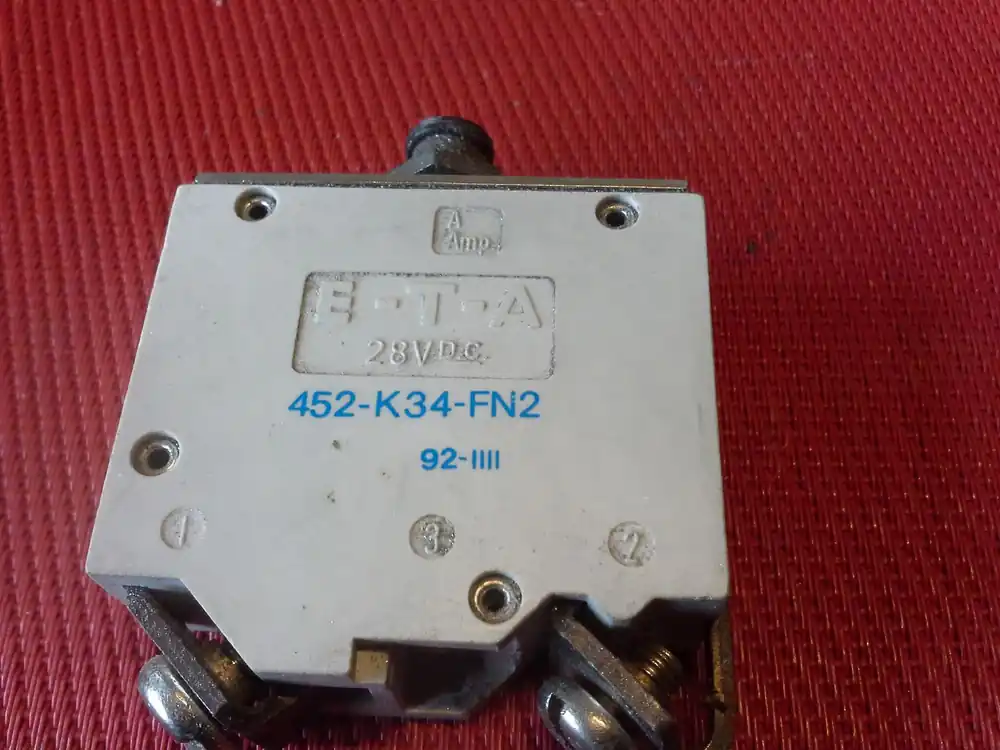E-T-A Schutzschalter 80A, 28 V, 452-K34-FN2 Neue Kollektion