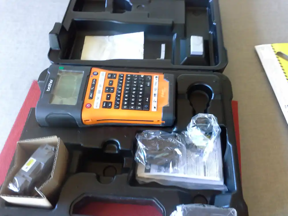 Top-Seller Brother, P-touch E500VP, Industrial PC Labelling Maschine