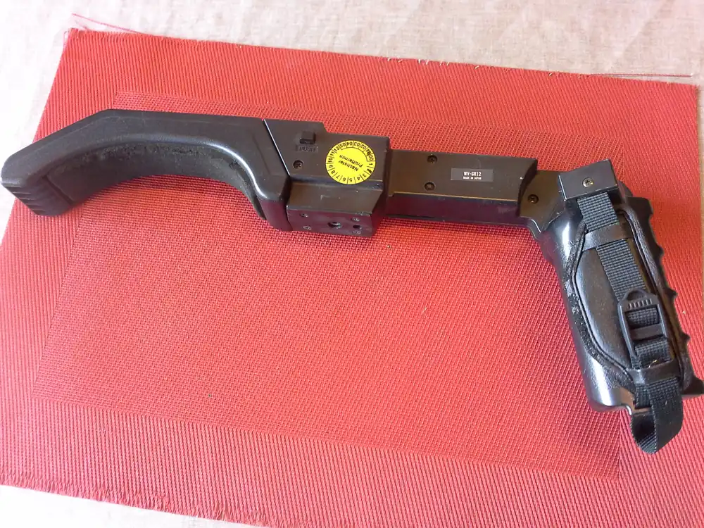 Knallerangebot Panasonic, Schulterstück mit Handgriff, WV-GR12
