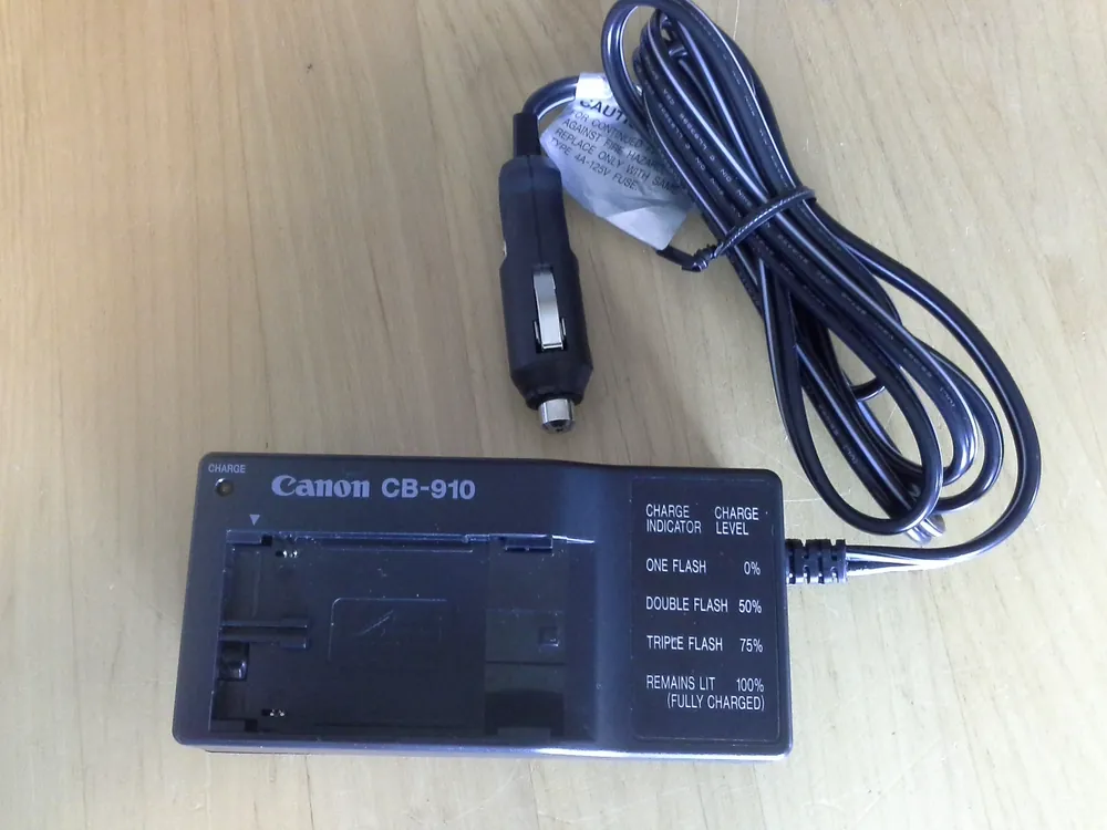 Finale Aktion Canon Autobatterie-Adapter CB-910