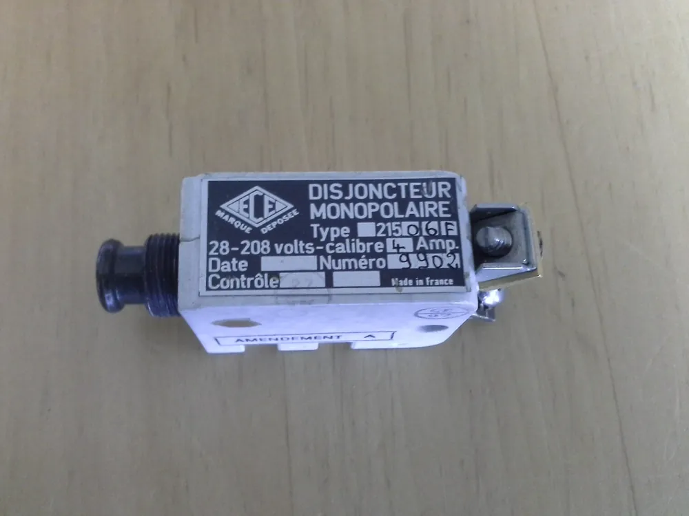 DIS Schutzschalter 4A - 215-06F Online Kaufen