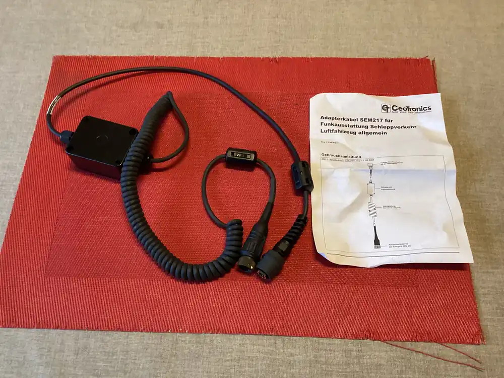 Versand Am Gleichen Tag Ceotronics Adapterkabel SEM 217 fkausstattung Schleppverkehr Luftfahrzeug allgemein mit NF-10 Stecker für Funkgerät SEM 217 u. 9 pol. Buchse für die Basisstation