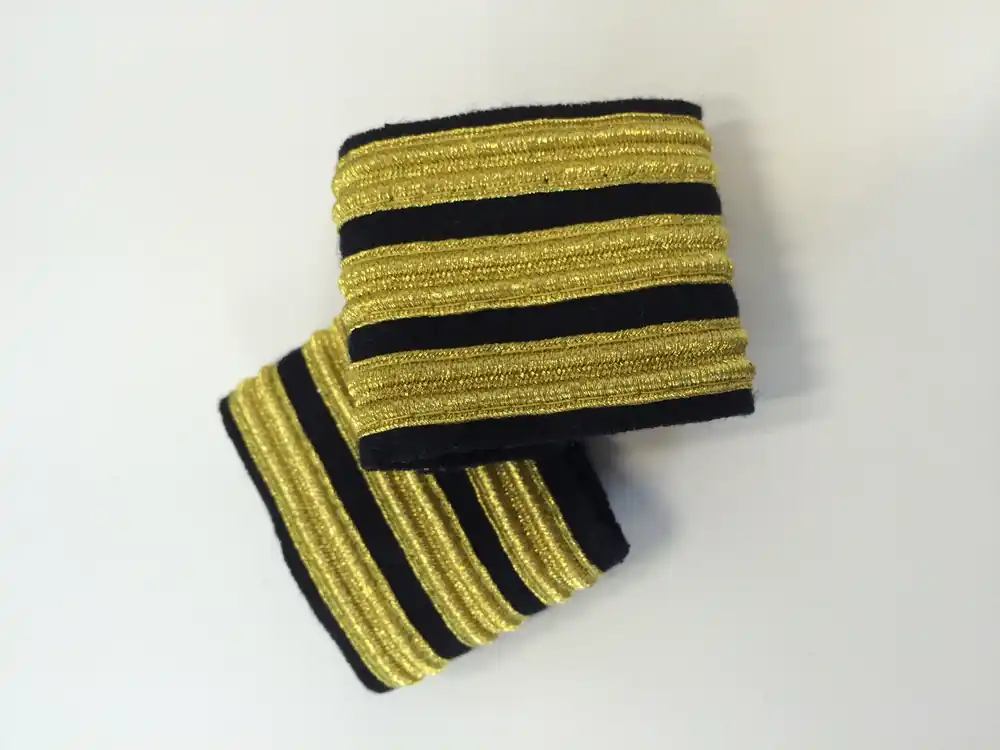 Schulter-Rang-Streifen 3er "First Officer", gold Echt