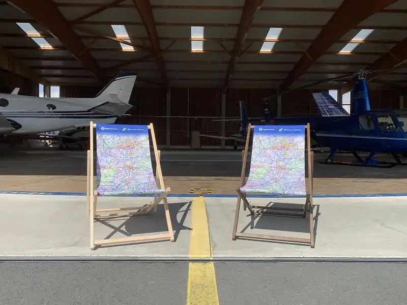Sonderangebot Liegestuhl im ICAO-Kartendesign