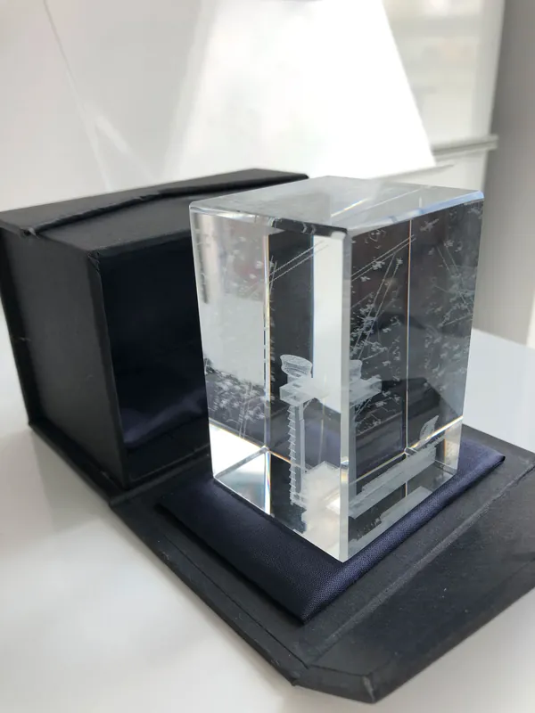 Kristallglasquader mit 3D Motiv Letzte Chance