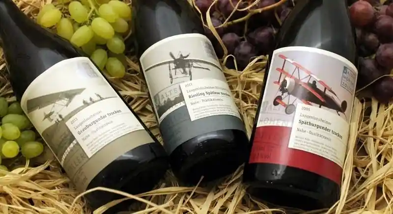 Geprüft Geschenkbox mit 3 Flaschen Fliegerwein, sortiert